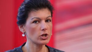 Wagenknecht sieht Bartsch-Rückzug als Niederlage der Parteispitze
