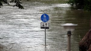 Warnung vor Hochwasser mit Überschwemmungsgefahr in Südbayern