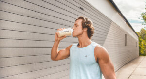 Ambitionen köstlich befeuern: foodspring enthüllt die Kampagne „Feed Your Fit“.