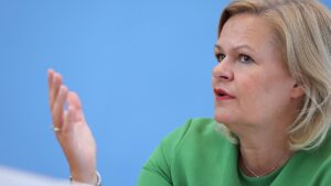 Faeser verteidigt Abberufung Schönbohms