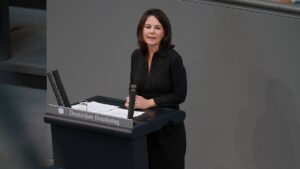 Baerbock bei Taurus-Frage auf Kanzler-Kurs