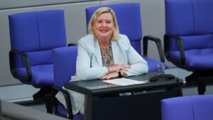 Wehrbeauftragte gegen Dienstpflicht junger Menschen