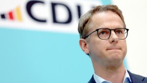 Antisemitismus: Linnemann will Überarbeitung von Integrationskursen