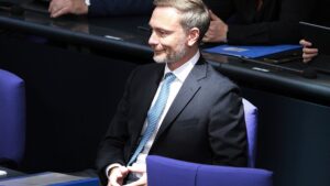 Lindner stellt Höhe der Sozialausgaben im Bundeshaushalt infrage