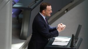 Spahn bietet Ampel "Pakt für Wirtschaft" an