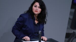 Kaddor kritisiert Islamverbände