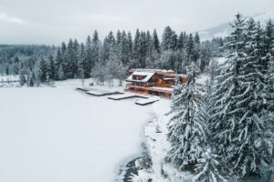 Lifestyle, Design und Well-Being am winterlichen Schwarzsee