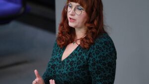 Brugger: Vorsicht bei Debatte über "Kriegstüchtigkeit"