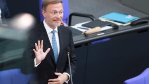Lindner stellt Kohleausstieg 2030 infrage