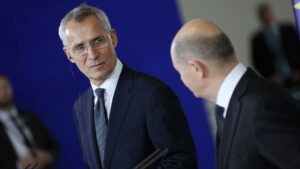Scholz sagt Stoltenberg Einhaltung von Zwei-Prozent-Ziel zu