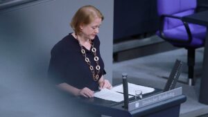 Familienministerin bleibt bei Aus für Schulprojekt gegen Judenhass