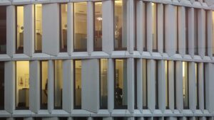 Etwa jedes achte Unternehmen nutzt KI