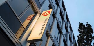 Viele Bürgergeldempfänger brauchen trotz Vermittlung Geld vom Staat