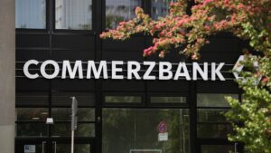 Commerzbank-Chefin warnt vor Risiken bei Übernahme durch Unicredit