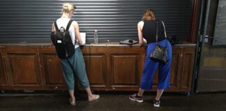 Umsatz im Dienstleistungsbereich leicht gestiegen