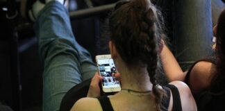 Mehr Internetnutzer stoßen im Netz auf "Hatespeech"