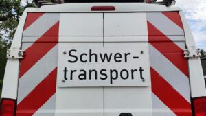 Windkraftausbau: Kritik an Genehmigungsstau bei Schwertransporten