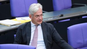 Middelberg kritisiert Ampelkoalition für Haushaltsverschiebung