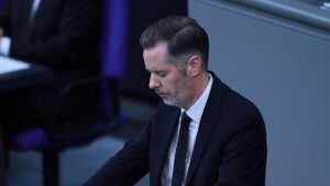 Dürr irritiert über Sofortprogramm-Vorstoß der Union