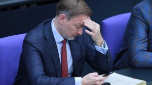 Lindner schließt Aussetzen der Schuldenbremse für 2024 nicht aus