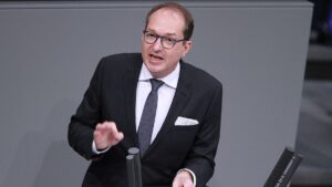 Dobrindt kritisiert Pläne für beschleunigte Einbürgerungen scharf