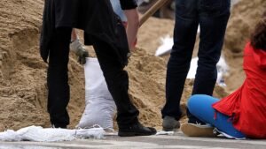 Umfrage zu guten Taten: Frauen helfen anders als Männer