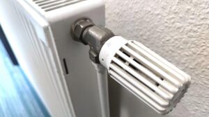 Studie: Verbraucher heizten 2022 aus Solidarität weniger