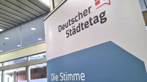Städtetag begrüßt fortgesetzte Finanzierung des Deutschlandtickets
