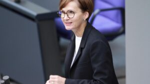 Stark-Watzinger für Einsatz von Gentechnik in Deutschland