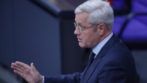 Röttgen sieht "Krise der Demokratie des Westens"