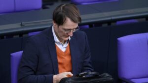 Lauterbach will trotz Praxis-Reformen Kassenbeiträge stabil halten