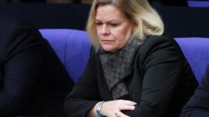 Faeser wirbt für restriktivere Rückführungen