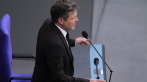 Habeck ruft zu Kompromissbereitschaft im Bahnstreik auf