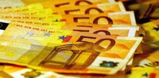 Dax-Konzerne stecken 16 Milliarden Euro in Sparprogramme