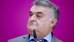 NRW-Innenminister stellt Handlungsfähigkeit der Ampel infrage