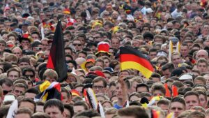 Fußball-EM: Ministerium will Anreise Tausender Fans erleichtern