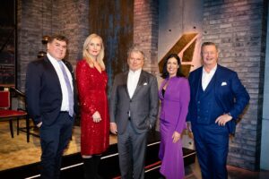 Investoren zücken erstmals Bargeld