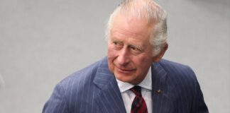 König Charles stellt sich nach Festnahme von Andrew hinter Justiz