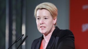 Giffey will Berliner Platz nach Nawalny benennen