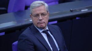 Röttgen mahnt Ampel-Parteien zu Klarheit bei Taurus-Antrag