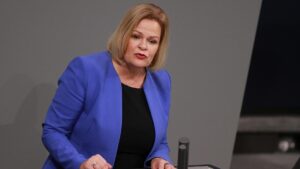 Reul kritisiert Faesers Rechtsextremismus-Paket als unzureichend