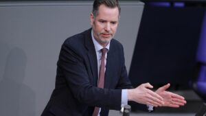 Dürr bringt Soli-Abschaffung in mehreren Schritten ins Gespräch