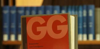 Hubertz offen für Aufnahme von Recht auf Wohnung ins Grundgesetz