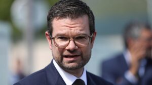 Buschmann verlangt harte Konsequenzen für Fußball-Chaoten