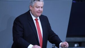 AfD-Abgeordneter will Mitarbeitern Bewaffnung ermöglichen