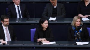 Infratest: Weiter hohe Unzufriedenheit mit Regierung