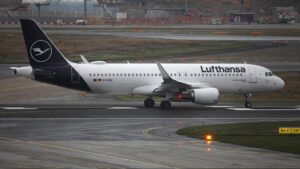 Lufthansa warnt vor weiteren Streckenstreichungen