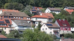 Rückgang bei Immobilienpreisen schwächt sich weiter ab