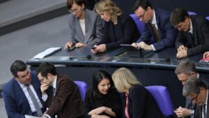 Kühnert sieht Ampel als "Koalition der Widersprüche"