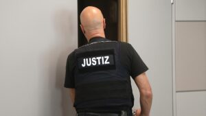 SPD fordert "Aktiv-Pension" für Beamte